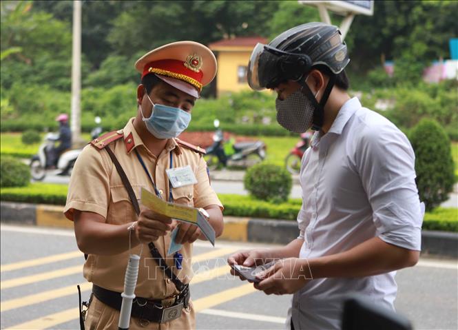 Khi nào cảnh sát giao thông được trực tiếp thu tiền phạt?