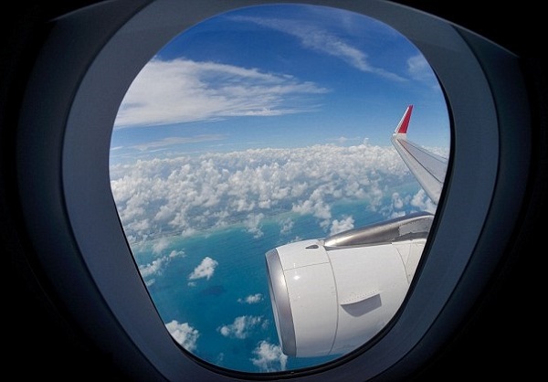 Lý do không phải ghế máy bay nào cũng có cửa sổ?