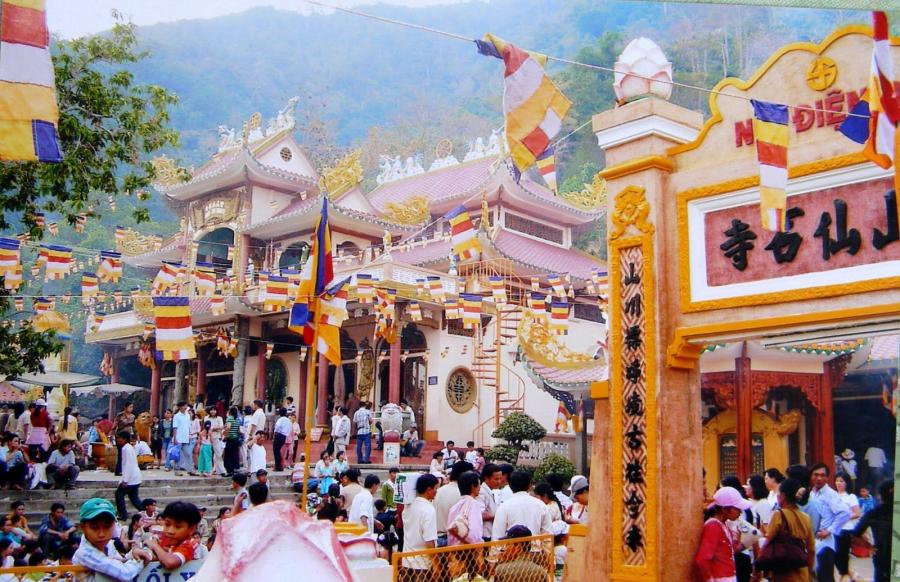 Lễ hội núi Bà Đen đặc sắc ở Tây Ninh thu hút đông đảo du khách trong và ngoài nước