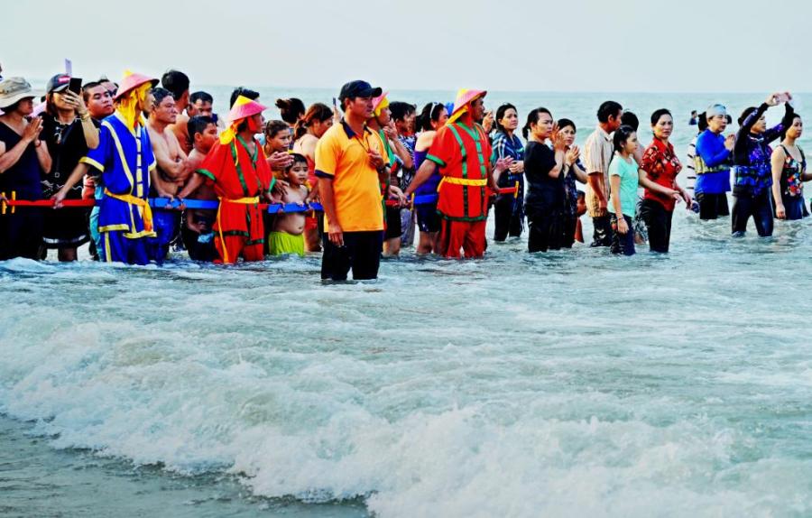 Lễ hội Dinh Cô - Lễ hội nước độc đáo diễn ra ở Bà Rịa Vũng Tàu