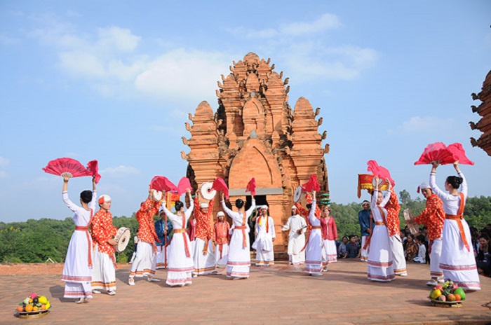 Đặc sắc lễ hội Tháp Bà Ponagar - Nha Trang 