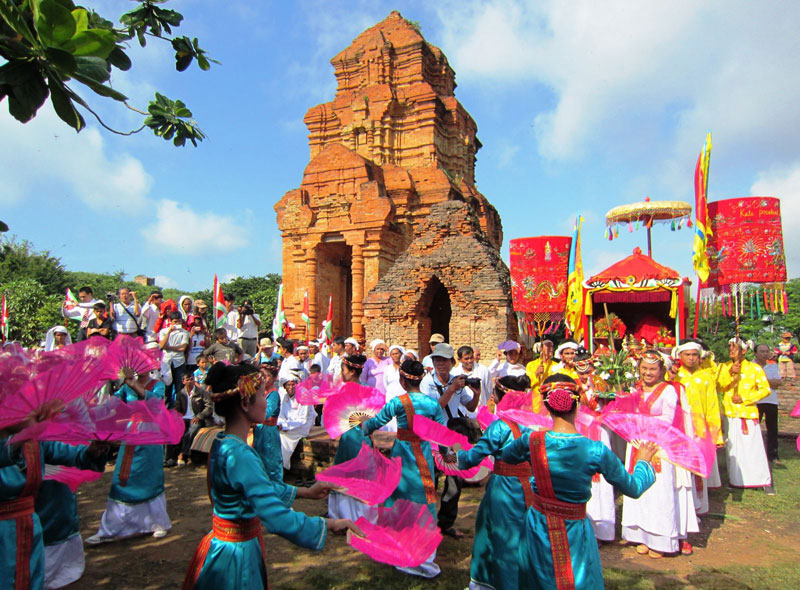 Nét đặc sắc lễ hội Katê của người Chăm ở Bình Thuận 
